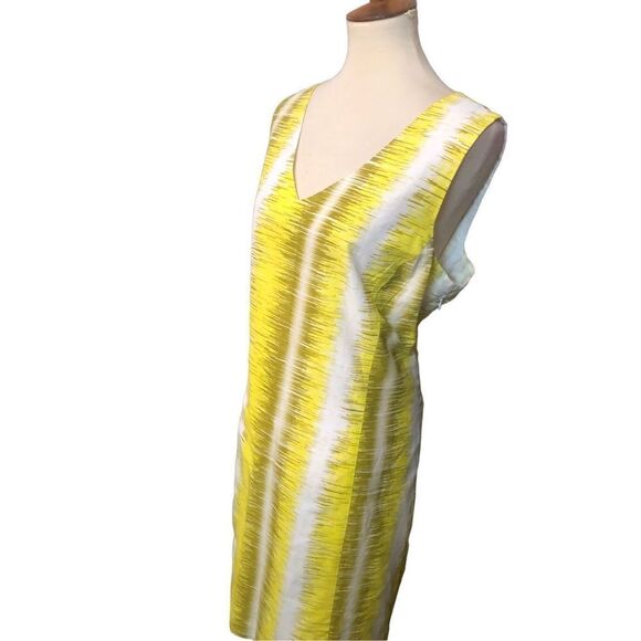 Larry Levine vee neck yellow white and beige print sheath dress Size 18 - Picture 3 of 14